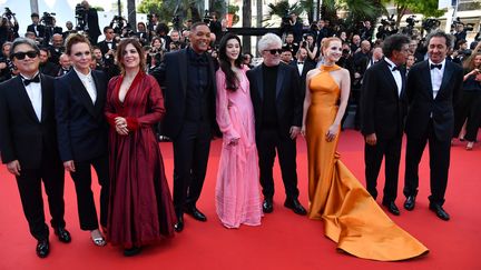 Alors que la remise des prix approche, tout le jury du festival, composé de (en partant de la gauche) Park Chan-wook, Maren Ade, Agnès Jaoui, Will Smith, Fan Bingbing, Pedro Almodovar le président du jury, Jessica Chastaing, Gabriel Yared et Paolo Sorrentino, s'est réuni au complet pour ce 70e anniversaire.
 (Alberto Pizzoli / AFP)