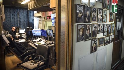 Des techniciens de la radio Echo de Moscou, à Moscou le 3 mars 2022. (ALEXANDER NEMENOV / AFP)