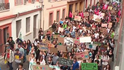 Les jeunes et le climat, 8e vague de Covid-19, éruption du Piton de la Fournaise… L'actualité du vendredi 23 septembre