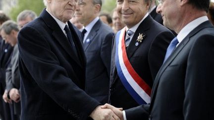 François Hollande avec Lionel Jospin lors des cérémonies du 8 mai (LIONEL BONAVENTURE)