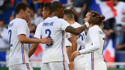 Griezmann fête l'ouverture du score face à la Bulgarie. (FRANCK FIFE / AFP)