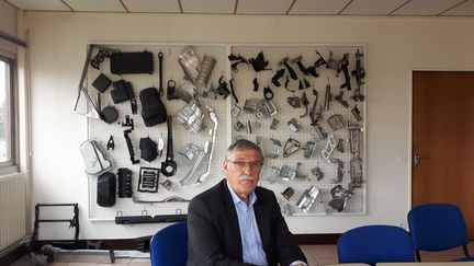 Michel Vergnier, député socialiste de la Creuse, dans les locaux de GM&amp;S Industry à La Souterraine, en avril 2017. (ISABELLE RAYMOND / RADIO FRANCE)