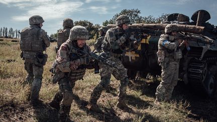 An infantry unit of the 28th brigade trains for an assault in Donbass, September 21, 2023. (ADRIEN VAUTIER / LE PICTORIUM / MAXPPP)