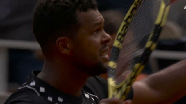 Les larmes de Jo-Wilfried Tsonga pour son dernier match sur le circuit professionnel. Le français a livré une fantastique bataille remplie d’émotion. Bravo champion.