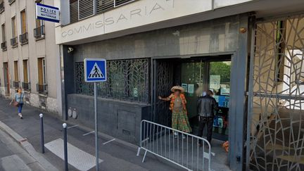 L'entrée du commissariat de Vanves (Hauts-de-Seine), en août 2020. (GOOGLE STREET VIEW)