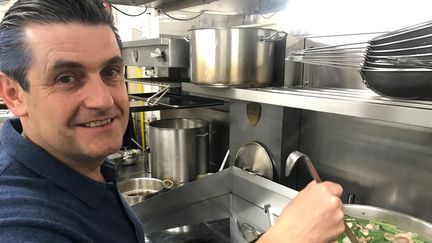 William Ledeuil et son bouillon (LAURENT MARIOTTE / RADIO FRANCE)