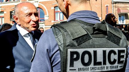 Gérard Collomb à la rencontre de policier le 26 septembre 2018 à Lille.&nbsp; (PHILIPPE HUGUEN / AFP)