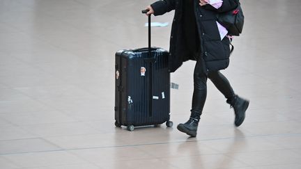 A quelques jours des vacances de la fin d'année 2022, plusieurs préavis de grève ont été déposés dans les transports. (JONAS WALZBERG / DPA / AFP)