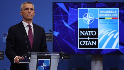 Le secrétaire général de l'Otan, Jens Stoltenberg, lors d'une conférence de presse, à Bruxelles (Belgique), le 23 mars 2022. (THOMAS COEX / AFP)