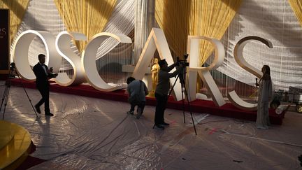 La préparation de la cérémonie des Oscars, le 7 février 2020 à Los Angeles (ROBYN BECK / AFP)