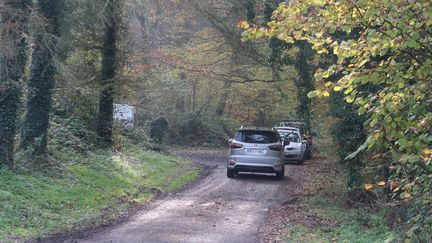 Le corps d'une jeune femme enceinte, âgée d'une trentaine d'années, a été retrouvé sur un chemin de la forêt de Retz, dans la commune de Saint-Pierre-Aigle, le 17 novembre 2019. (JULIEN ASSILY / MAXPPP)