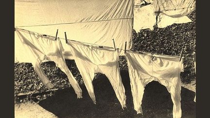 Ilse Bing, Laundry, Frankfurt, 1929. Ilse Bing est exposée à la Galerie Karsten Greve
 (Cou rtesy The Estate of Ilse Bing. Courtesy Galerie Karsten Greve Köln, Paris , St- Moritz)