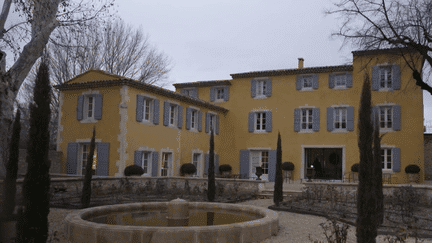 Luberon : à la rencontre d'un artisan passionné qui rénove des demeures typiques de la Provence (France 2)