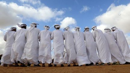 14 mai 2016. Des musiciens émiratis lors d'une performance pendant la 12e édition du festival berbère Tan-Tan Moussem, au Maroc. (KARIM SAHIB / AFP)