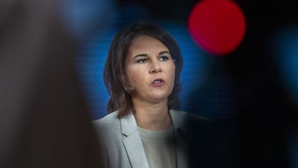 La&nbsp;cheffe de la diplomatie allemande, Annalena Baerbock, lors d'une conférence de presse, à Berlin, la capitale fédérale allemande, le 8 septembre 2022. (CHRISTOPHE GATEAU / DPA / AFP)