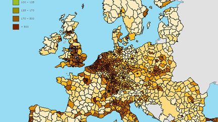 Visible sur cette carte, l’extrême diversité des densités de population en Europe. Avec une concentration importante située sur un axe de peuplement traversant l’Angleterre puis suivant le cours du Rhin et la plaine du Pô (densité au km²). (Eurostat)