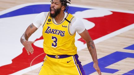 Anthony Davis (Los Angeles Lakers) hurle sa joie lors du match 4 des finales NBA contre le Miami Heat (KEVIN C. COX / GETTY IMAGES NORTH AMERICA)