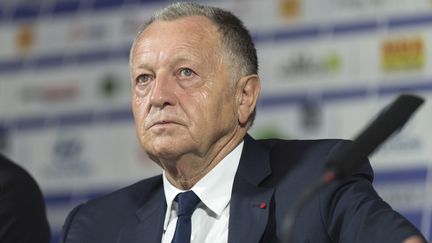 Le président de l'Olympique lyonnais, Jean-Michel Aulas, donne une conférence de presse, le 16 juin 2017 à Lyon. (ROMAIN LAFABREGUE / AFP)