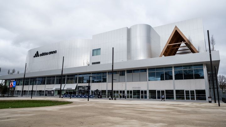 Inaugurée le 11 février 2024, l'Arena Porte de la Chapelle a accueilli les épreuves de badminton et de gymnastique rythmique aux JO. Elle dispose de deux gymnases adjacents pour les clubs sportifs. (BERTRAND GUAY / AFP)