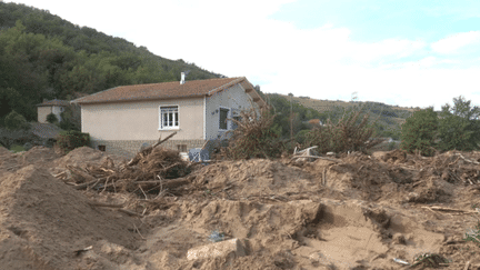 Intempéries : après les inondations, un village ardéchois est enseveli sous le sable (franceinfo)