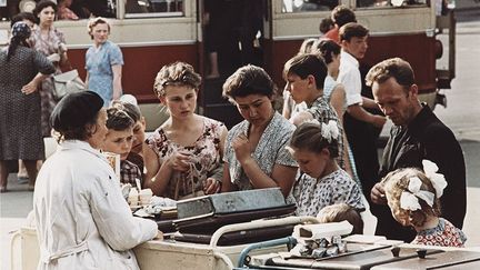 La vendeuse de glaces, 1958
 (Musée des Arts Multimédias de Moscou-MAMM)