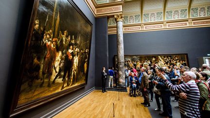 Garde alternée pour deux toiles de Rembrandt