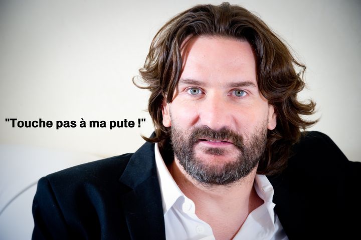 Fr&eacute;d&eacute;ric Beigbeder, un des signataires du manifeste des 343 salauds pour protester contre la p&eacute;nalisation de la prostitution. (MARTIN BUREAU / AFP / FRANCETV INFO)