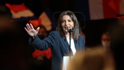 Anne Hidalgo, la candidate socialiste à l'élection présidentielle de 2022, lors d'un meeting à Aubervillier (Seine-Saint-Denis), le 22 janvier 2022.&nbsp; (MICHEL STOUPAK / NURPHOTO)