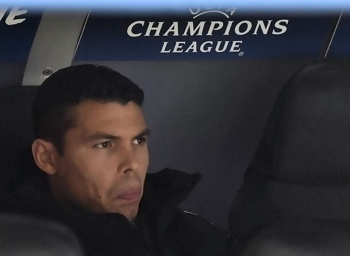 Thiago Silva a été relégué sur le banc lors du choc contre le Real, coup dur pour le capitaine parisien. (CHRISTOPHE SIMON / AFP)