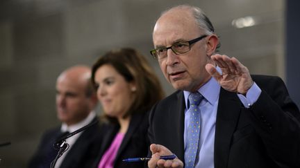 Le ministre du Tr&eacute;sor espagnol, Cristobal Montoro Romero, lors d'une conf&eacute;rence de presse &agrave; Madrid, le 26 avril 2013. (DANI POZO / AFP)