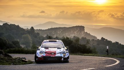 Sébastien Ogier lors du Rallye d'Espagne, du 14 au 17 octobre à Salou. (NIKOS KATIKIS / AFP)