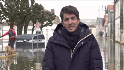 Inondations : le pic de la crue de la Charente arrivera plus tard que prévu (France 2)