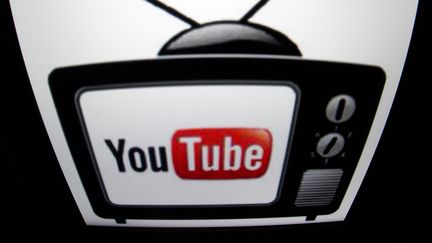 En cr&eacute;ant des contenus payants, YouTube se positionne face aux cha&icirc;nes de t&eacute;l&eacute;vision. (LIONEL BONAVENTURE / AFP)