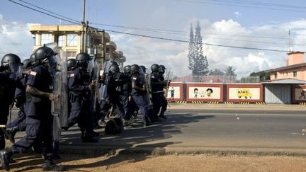 Lundi 7 novembre, des heurts entre partisans de Winston Tubman et policiers anti-émeute. (GLENNA GORDON / AFP)