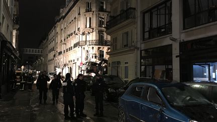 Les opérations de déblayage se sont poursuivis jusque tard dans la nuit. (GREGOIRE LECALOT / RADIO FRANCE)