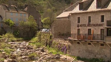 Lozère : réduction des services publics, la colère d'un maire