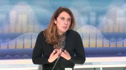 Laurence Delleur, coréalisatrice du documentaire "Hold up sur les vieux", le jeudi 9 mai 2024. (FRANCEINFO / RADIO FRANCE)