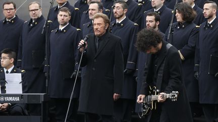 Johnny Hallyday chante "un dimanche de janvier"