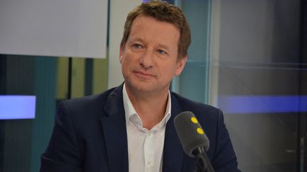 Yannick Jadot, invité de franceinfo, le 1er juin 2017. (JEAN-CHRISTOPHE BOURDILLAT / FRANCEINFO)