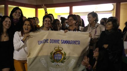 L'Union des femmes saint-marinaises célèbre la victoire du "oui" au référendum sur la légalisation de l'avortement, le 26 septembre 2021 à Saint-Marin. (ANTONIO CALANNI/AP/SIPA / SIPA)