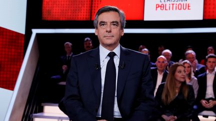 François Fillon sur le plateau de "L'Emission politique" à Paris, le 23 mars 2016. (THOMAS SAMSON / AFP)