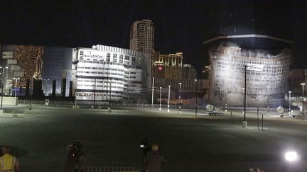 Implosion spectaculaire du "Riv" de Las Vegas, l'hôtel-casino de 22 étages