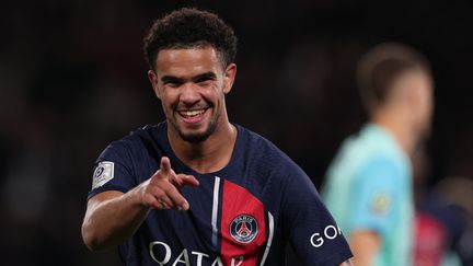 Warren Zaïre-Emery célèbre son but contre Montpellier, le 3 novembre 2023. (FRANCK FIFE / AFP)