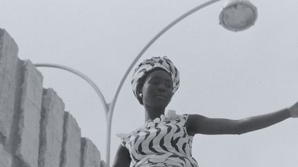 La comédienne Mbissine Thérèse Diop interprète Diouana dans "La Noire de..." d'Ousmane Sembène. (LES ACACIAS)