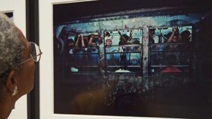 Les photos du métro new-yorkais par Bruce Davidson à la National Gallery of Art de Washington (avril 2012)
 (Paul J. Richards / AFP)