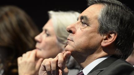 François et Penelope Fillon, lors d'un meeting à Paris, le 18 novembre 2016. (ELODIE GREGOIRE / REA)