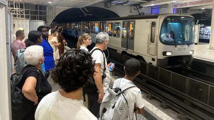 Le métro marseillais sous la gare Saint-Charles. Photo d'illustration. (VALLAURI NICOLAS / MAXPPP)