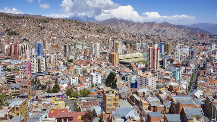 La Paz, en Bolivie : l’une des villes dont l’eau est la plus polluée par les substances&nbsp;pharmaceutiques. (Illustration) (GETTY IMAGES / WESTEND61)