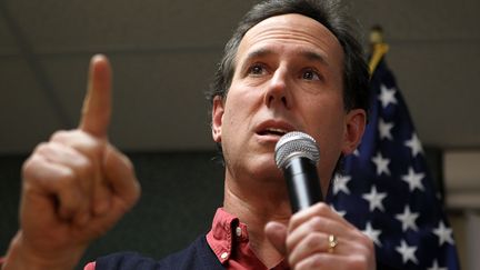 Le candidat &agrave; l'investiture r&eacute;publicaine Rick Santorum &agrave; Brentwood, dans le New Hampshire (Etats-Unis), le 4 janvier 2012. (ALEX WONG / GETTY IMAGES)