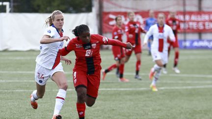 L'équipe féminine du PSG face à Dijon, le 4 octobre 2020.&nbsp; (NICOLAS GOISQUE / MAXPPP)